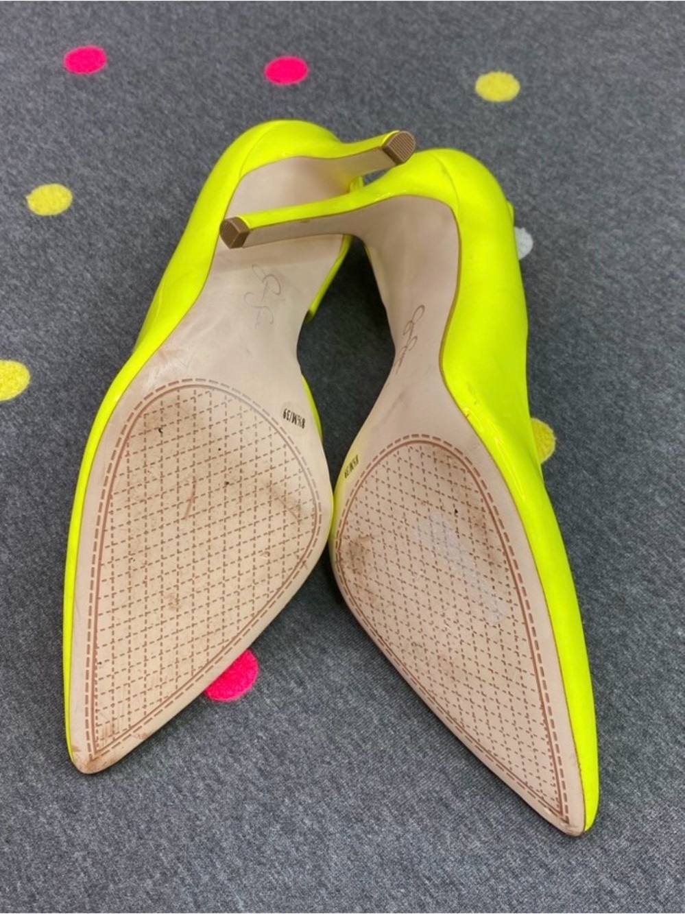 JESSICA SIMPSON: Neon Pumps - Picture 3 of 5